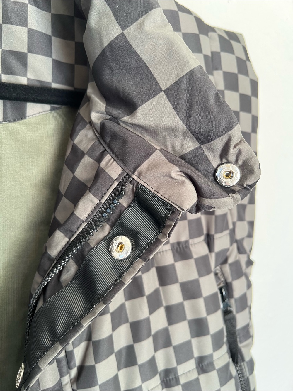 Beach Riot Women’s Puffer Vest Checkered Size Extra Small Black Grey - Picture 5 of 7